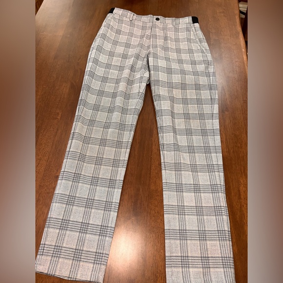Zara man.  Basic Pants, Black Plaid Belted Straight Leg Driver Pant. Size S - Picture 6 of 9
